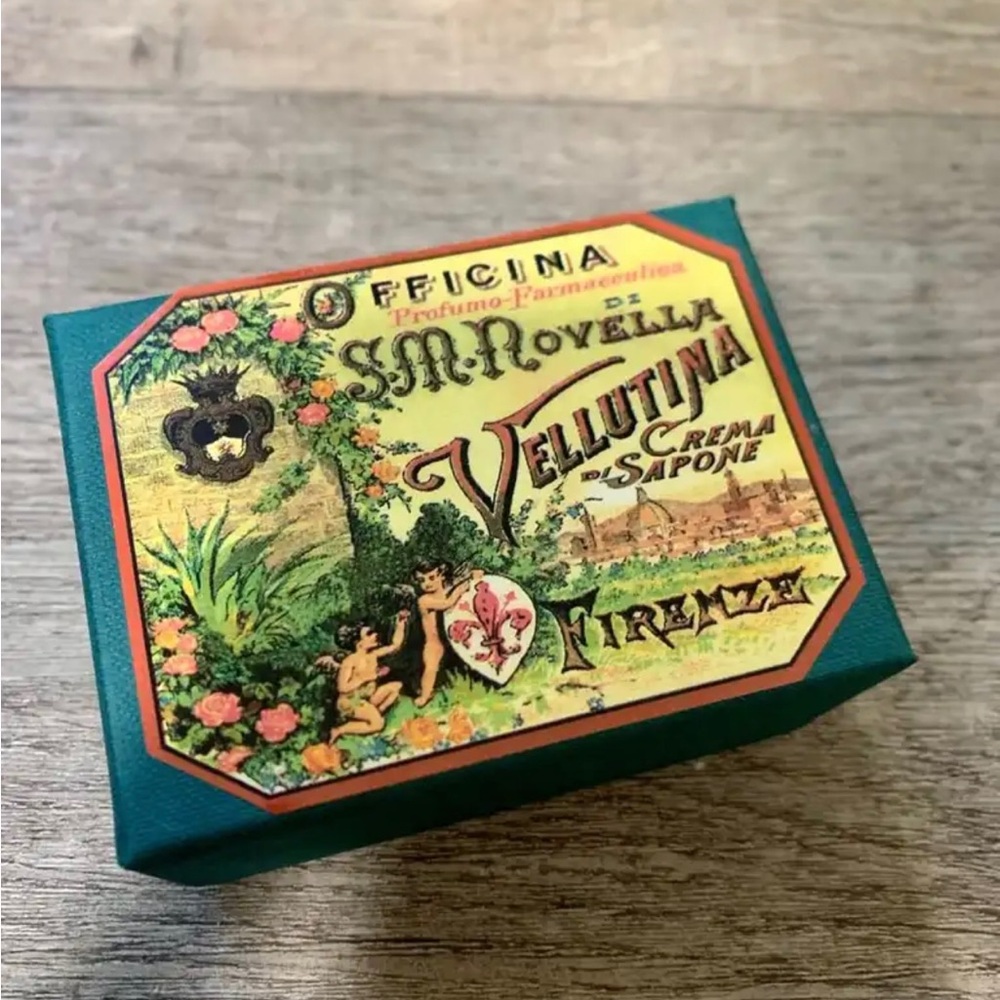 Officina S.M. Novella Vellutina Soap Box - Green & Yellow Vintage Label